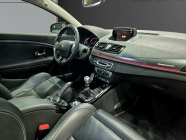 Renault megane iii coupe 2.0 16v 265 ss rs - châssis cup - rs monitor - bose occasion simplicicar lyon ouest simplicicar...