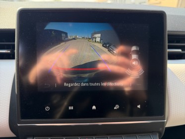 Renault clio v e-tech full hybrid 145 techno  garantie 12 mois   caméra de recul occasion simplicicar lyon nord simplicicar...