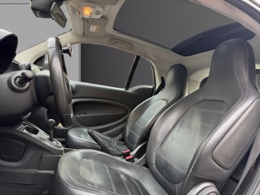 Smart fortwo coupe 1.0 71 ch ss ba6 prime caméra de recul toit panoramique sièges chauffant apple carplay occasion paris...