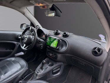 Smart fortwo coupe 1.0 71 ch ss ba6 prime caméra de recul toit panoramique sièges chauffant apple carplay occasion paris...