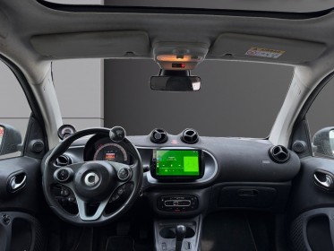 Smart fortwo coupe 1.0 71 ch ss ba6 prime caméra de recul toit panoramique sièges chauffant apple carplay occasion paris...