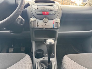 Toyota aygo 1.0 vvt-i les bleus suivis complets vitres électriques garantie 12 mois occasion montreuil (porte de...