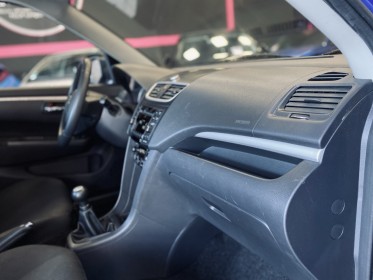 Suzuki swift iii 1.2 vvt so' color - garantie 12 mois occasion simplicicar annecy simplicicar simplicibike france