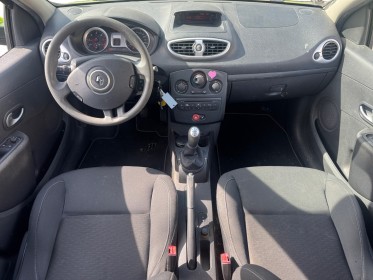 Renault clio iii dci 70 ch dynamique occasion simplicicar orgeval  simplicicar simplicibike france