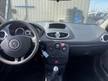 Renault clio iii dci 70 ch dynamique occasion simplicicar orgeval  simplicicar simplicibike france