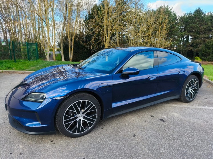 Porsche taycan 408ch - bleu gentiane - jantes taycan turbo - batterie performance plus occasion simplicicar rennes...