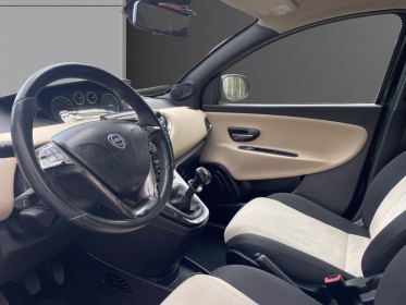 Lancia ypsilon 1.2 8v 69 ch stopstart gold garantie 12mois occasion montpellier (34) simplicicar simplicibike france