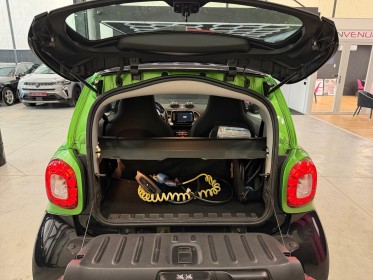 Smart fortwo coupe 82 ch electrique ba1 passion toit pano / clim / mirror link occasion simplicicar andrézieux simplicicar...