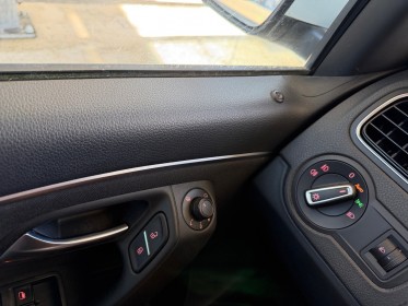 Volkswagen polo 1.2 tsi 90 lounge - toit ouvrant - feux auto - rétro électriques - 2ème main occasion simplicicar salon de...