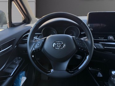 Toyota c-hr hybride my23 simplifiee 2.0l design ultimate véhicule entretenu concession et état comme neuf. occasion cannes...