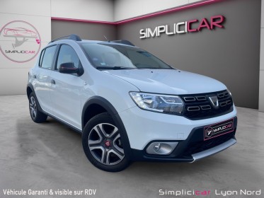 Dacia sandero tce 90 sl techroad faible kilometrage caméra de recul, garantie 12 mois occasion simplicicar lyon nord...