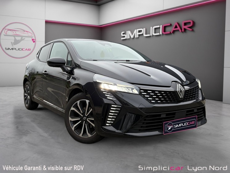 Renault clio v nouvelle tce 90 techno grand écran ,garantie 12 mois occasion simplicicar lyon nord simplicicar simplicibike...
