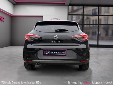 Renault clio v nouvelle tce 90 techno grand écran ,garantie 12 mois occasion simplicicar lyon nord simplicicar simplicibike...