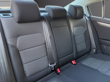 Volkswagen passat 2.0 tdi 110 - 32.000km - 2nd main - radars av/ar - distribution ok - garantie 12 mois occasion simplicicar...