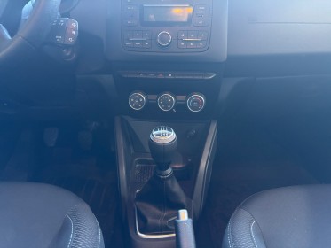 Dacia duster tce 150 fap 4x2 confort faible kilométrage garantie 12 mois occasion simplicicar pertuis  simplicicar...
