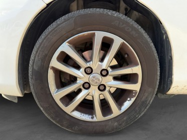 Toyota yaris lca 100 vvt-i dynamic cvt garantie 12 mois occasion simplicicar lyon nord simplicicar simplicibike france