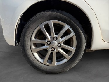 Toyota yaris lca 100 vvt-i dynamic cvt garantie 12 mois occasion simplicicar lyon nord simplicicar simplicibike france