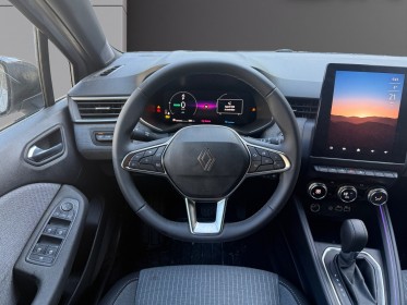 Renault clio v nouvelle e-tech full hybrid 145 pack techno jantes alu gps caméra de recul garantie constructeur occasion...