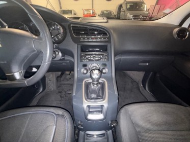 Peugeot 5008 1.6 hdi 115ch style toit pano 7 places attelage garantie 12 mois occasion simplicicar brive la gaillarde ...