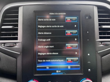 Renault megane iv berline dci 130 energy intens - sièges chauffant - finition bose occasion simplicicar lagny  simplicicar...