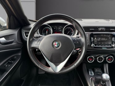 Alfa romeo giulietta 2.0 jtdm 150 ch ss trofeo toit ouvrant 2ème main garantie 12 mois occasion simplicicar dijon...
