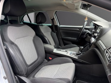 Renault megane iv berline blue dci 115 edc - 21b limited - caméra - carplay - garantie 12 mois occasion simplicicar nimes -...