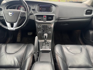 Volvo v40 cross country d3 150 ch momentum geartronic || garantie 12 mois || occasion osny simplicicar simplicibike france
