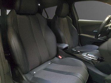 Peugeot 2008 130 eat8 gt carplay attelage première main entretien peugeot garantie 12 mois occasion simplicicar saint-jean...