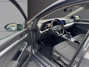 Volkswagen golf 8 style 1st edition 1.5 tsi 130ch - led ambiance - camera - occasion simplicicar compiegne simplicicar...