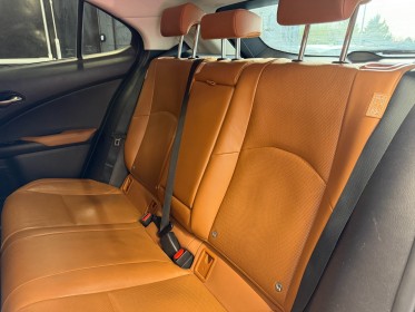 Lexus ux250h luxe plus caméra de recul détecteur angle mort régulateur de vitesse line assist garantie 12 mois occasion...