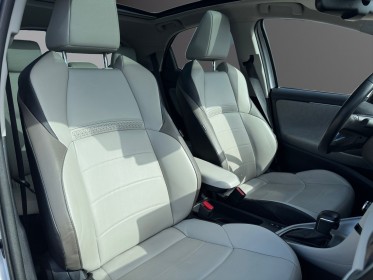 Toyota yaris hybride my21 iconic 116ch carplay toit pano radars av/ar caméra ar garantie 12 mois occasion simplicicar...