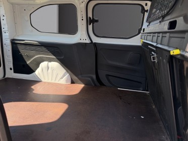 Peugeot partner fourgon long 950 kg hdi 100 1ere main tva recuperable entretien concession occasion simplicicar toulouse nord...