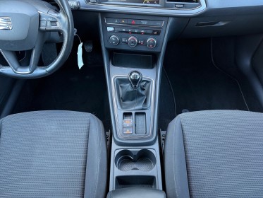 Seat leon 1.2 tsi 110 - caméra - radar av/ar - clim auto - régulateur - feux auto occasion simplicicar salon de provence...