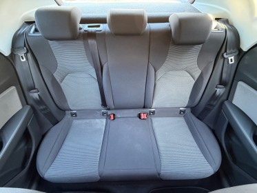 Seat leon 1.2 tsi 110 - caméra - radar av/ar - clim auto - régulateur - feux auto occasion simplicicar salon de provence...