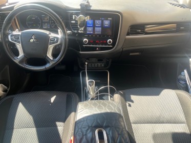 Mitsubishi outlander phev 2.4l phev twin motor 4wd business - garantie 12 mois occasion cannes (06) simplicicar simplicibike...