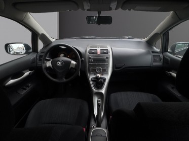 Toyota auris 97 vvt-i linéa luna occasion simplicicar livry gargan simplicicar simplicibike france