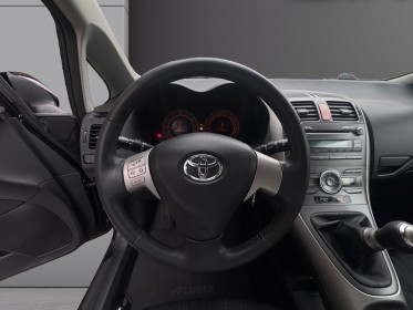 Toyota auris 97 vvt-i linéa luna occasion simplicicar livry gargan simplicicar simplicibike france