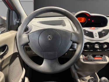 Renault twingo ii 1.2 16v 75 eco2 garantie 12 mois occasion montpellier (34) simplicicar simplicibike france