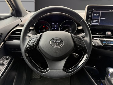 Toyota c-hr hybride my20 1.8l distinctive carplay caméra de recul garantie toyota occasion simplicicar poitiers simplicicar...
