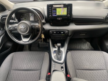 Toyota yaris hybride my22 116h design - sièges chauffants - volant chauffant - caméra de recul occasion simplicicar lagny ...
