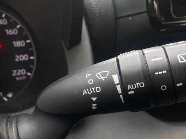 Toyota yaris hybride my22 116h design - sièges chauffants - volant chauffant - caméra de recul occasion simplicicar lagny ...