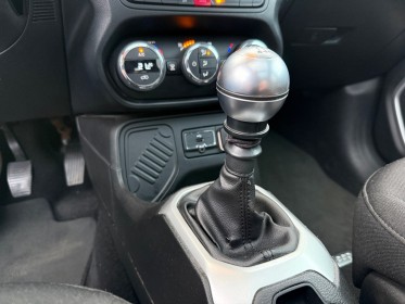 Jeep renegade 1.6 i multijet ss 95 ch south beach toit ouvrant panoramique garantie 12 mois occasion simplicicar saint-jean...