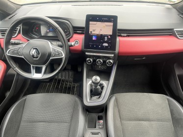 Renault clio v tce 100 intens caméra de recul radars 2 roues barre de toit garantie 12 mois occasion simplicicar lyon nord...