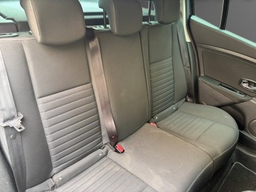 Renault megane iii berline tce 130 energy eco2 limited, moteur changer renault moins de 5000km 132000km, garantie 12mois...