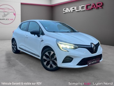 Renault clio v tce 90  21 limited  faible kms  caméra de recul  garantie 12 mois occasion simplicicar lyon nord simplicicar...