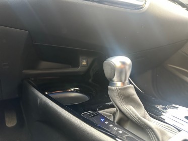 Toyota c-hr hybride my23 1.8l design carplay entretiens complets garantie 12 mois occasion simplicicar le raincy simplicicar...