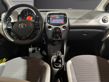 Toyota aygo pro mc18 72ch finition x-play origine france 1ère main carplay caméra garantie 12 mois occasion simplicicar...
