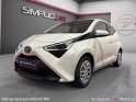 Toyota aygo pro mc18 72ch finition x-play origine france 1ère main carplay caméra garantie 12 mois occasion simplicicar...