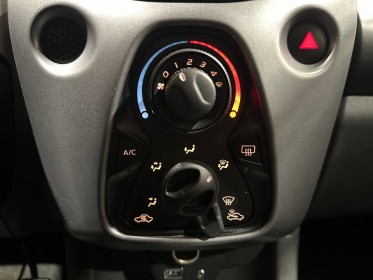 Toyota aygo pro mc18 72ch finition x-play origine france 1ère main carplay caméra garantie 12 mois occasion simplicicar...