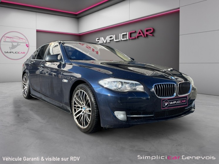 Bmw serie 5 f10 550i 407ch luxe to hud cuir chauffant soft-close caméra garantie 12 mois occasion simplicicar genevois...